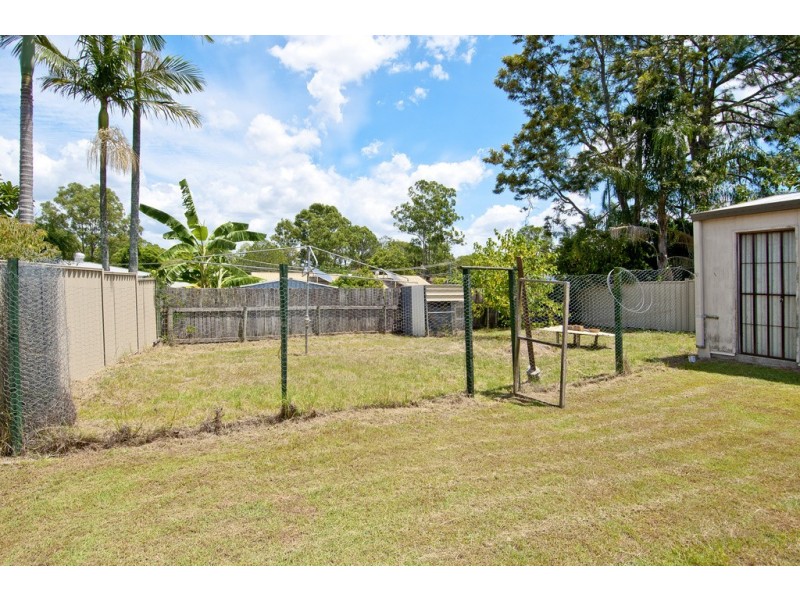 11 Moore St, Loganlea QLD 4131