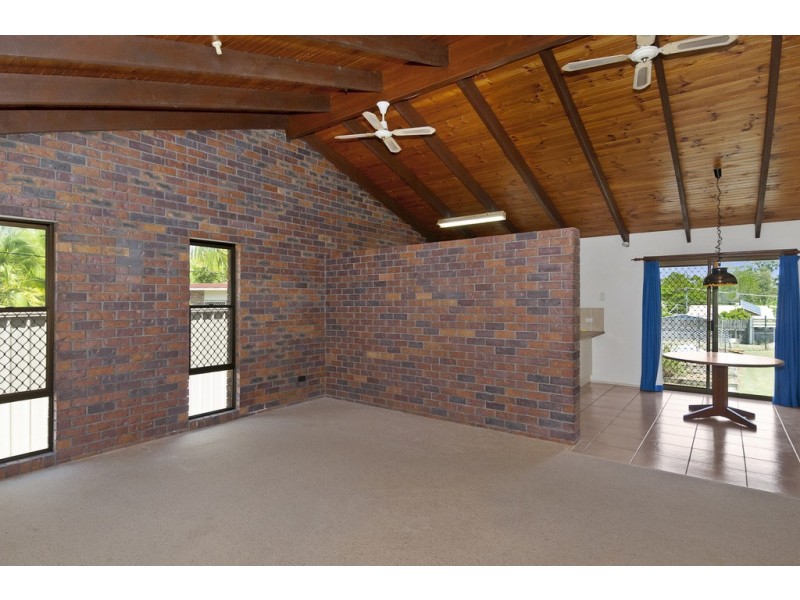 11 Moore St, Loganlea QLD 4131