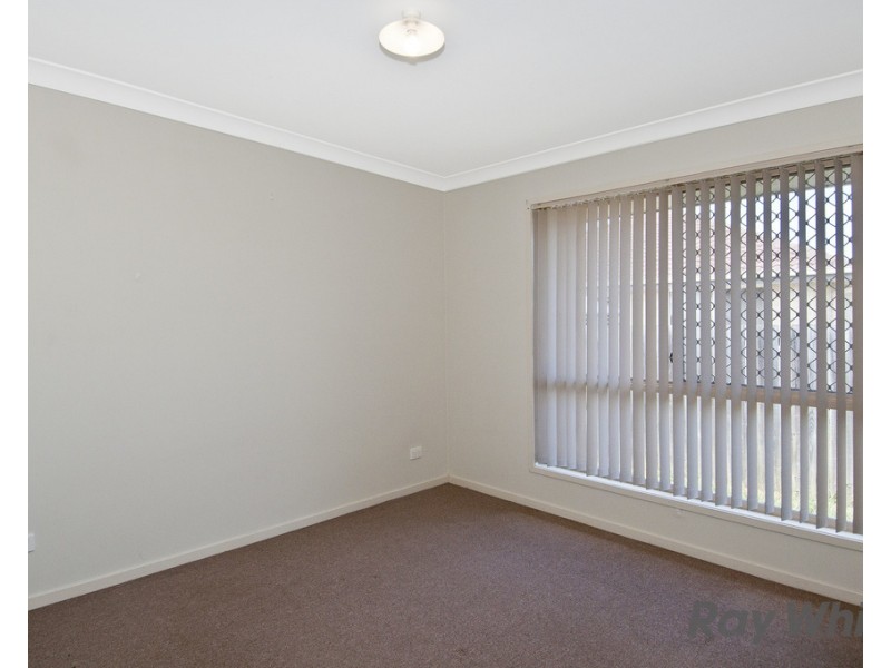 13 Lake Cooloola Crt, Logan Reserve QLD 4133