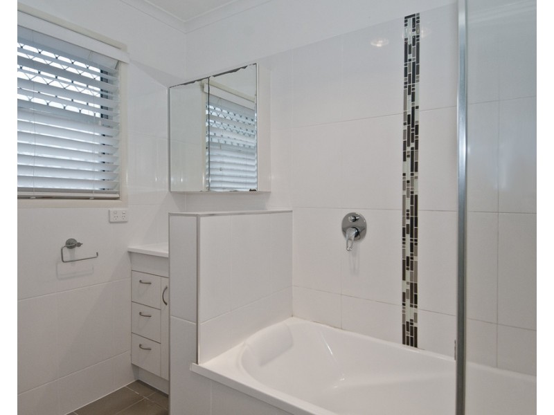 11 Errol Street, Loganlea QLD 4131