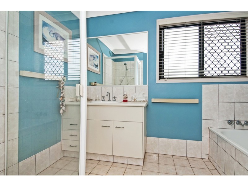 67 Kummara Rd, Edens Landing QLD 4207
