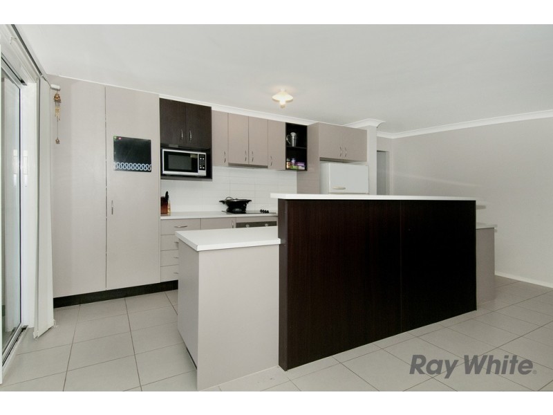 13 Goldsborough Pde, Waterford QLD 4133