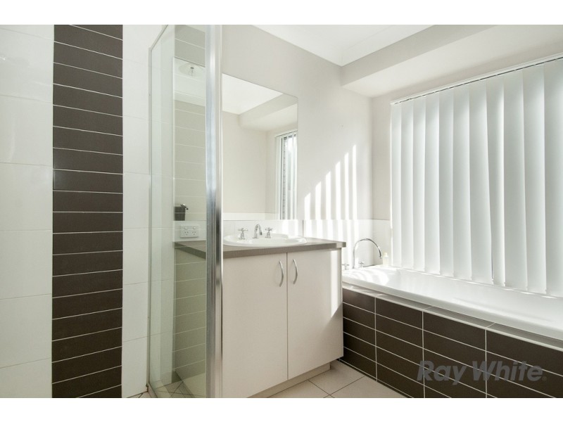 13 Goldsborough Pde, Waterford QLD 4133