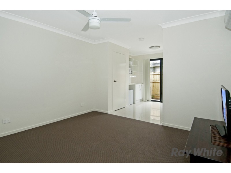 Room 4, 78 South Quarter Drive, Loganlea QLD 4131