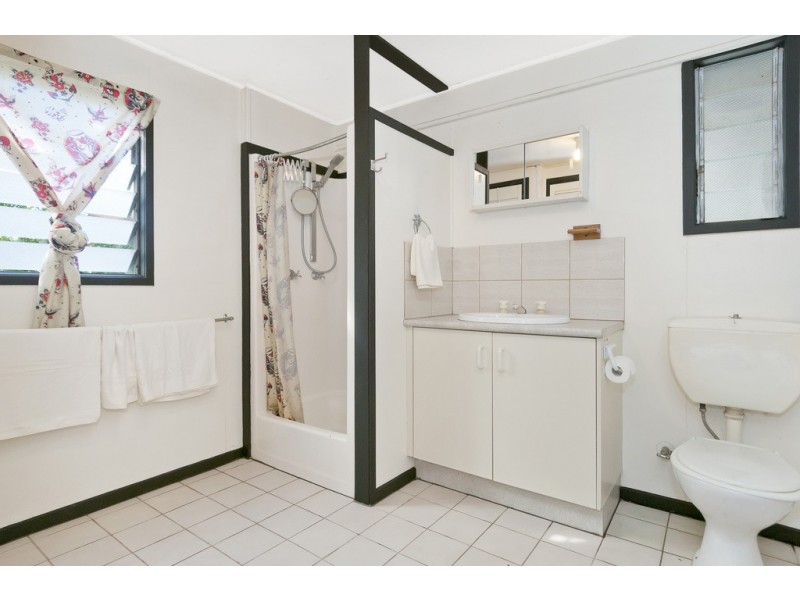 16 Catalina St, Loganlea QLD 4131