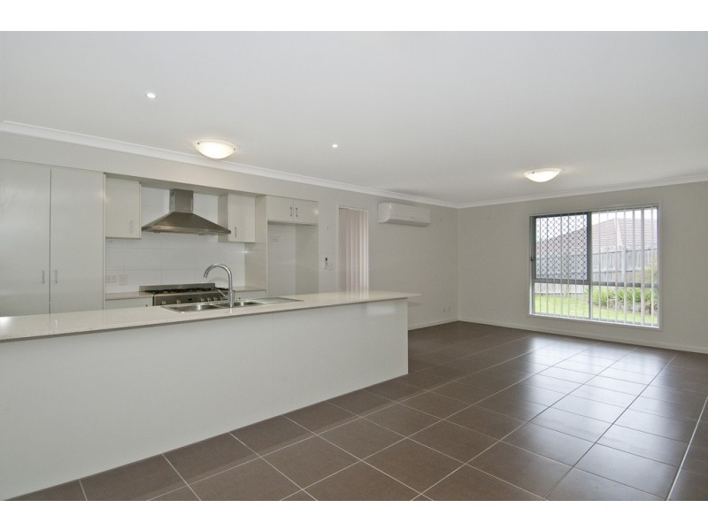 8 Wollumbin Crescent, Waterford QLD 4133