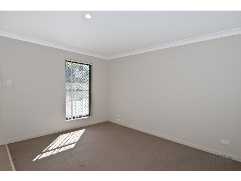 38 Sanctuary Parkway, Waterford QLD 4133