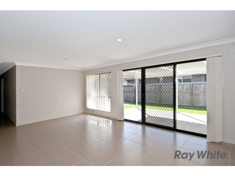 38 Sanctuary Parkway, Waterford QLD 4133