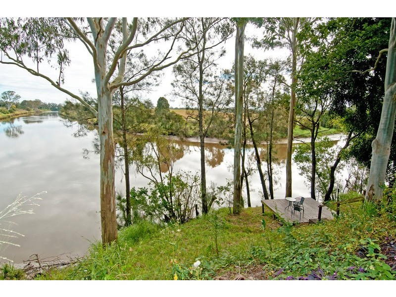 28 Edinburgh Dr, Bethania QLD 4205