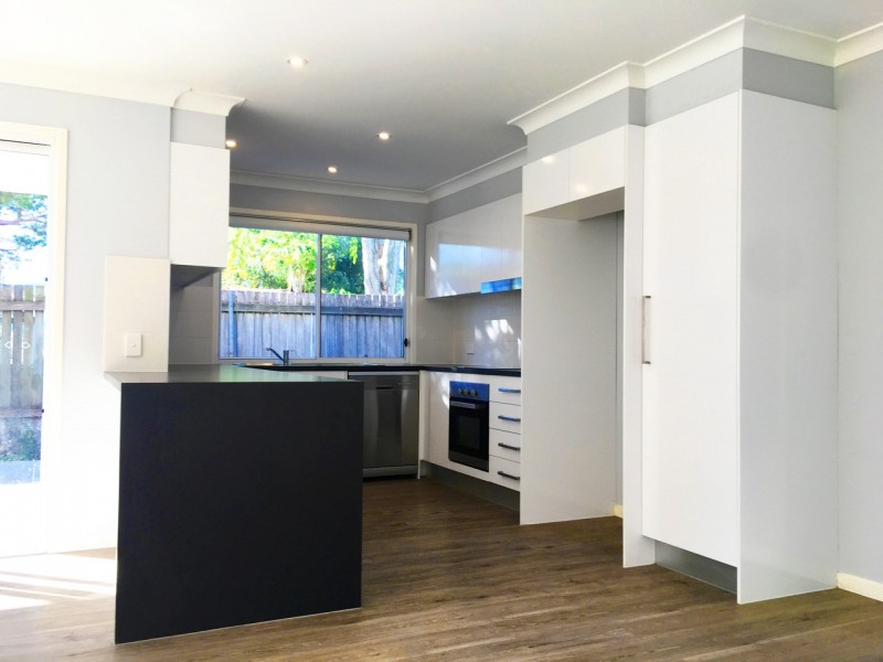 8b Keyes Street, Loganlea QLD 4131