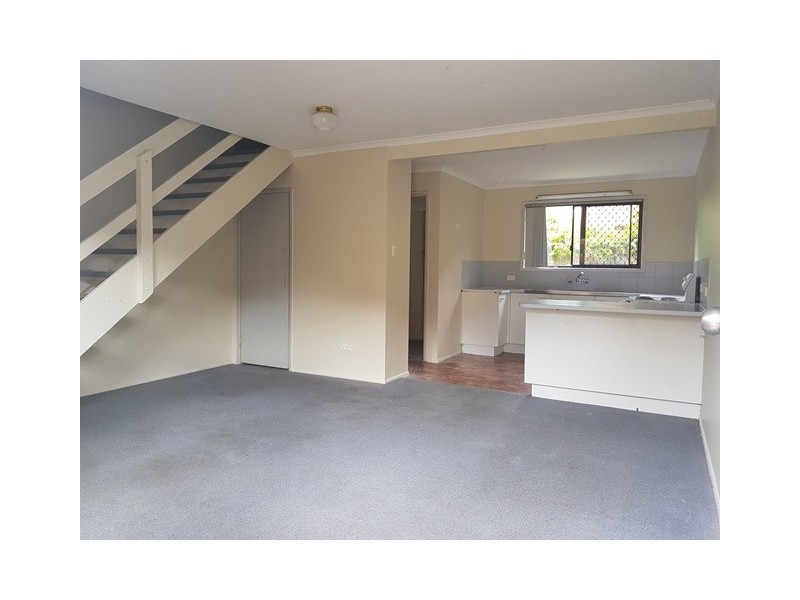 3/2 Cognac Court, Kingston QLD 4114