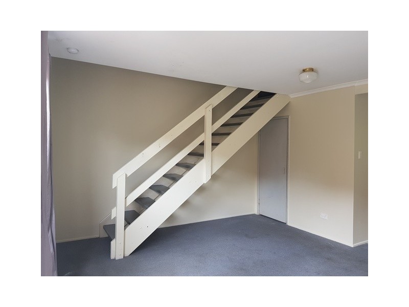 3/2 Cognac Court, Kingston QLD 4114