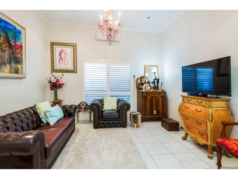 7 Carnarvon Cres, Waterford QLD 4133