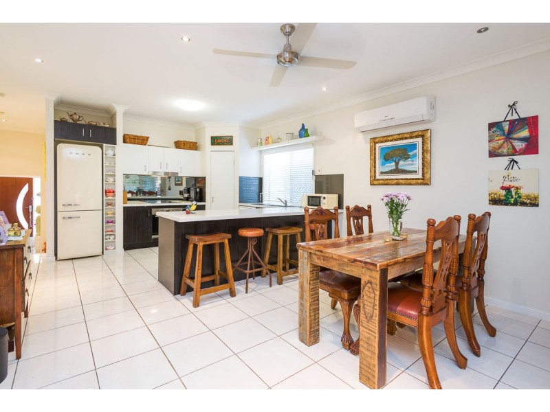 7 Carnarvon Cres, Waterford QLD 4133