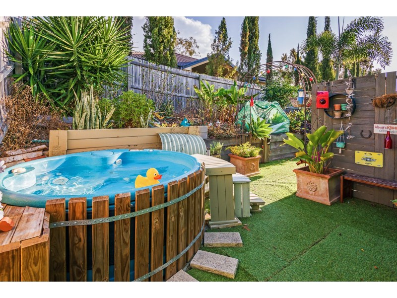 7 Carnarvon Cres, Waterford QLD 4133