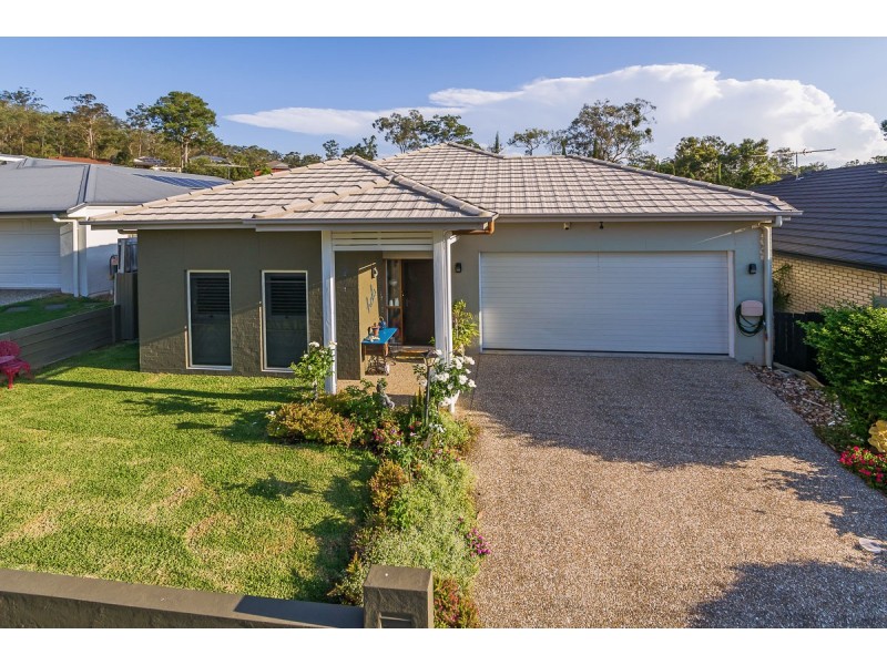 7 Carnarvon Cres, Waterford QLD 4133