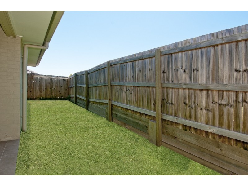 10 Alabaster Dr, Logan Reserve QLD 4133