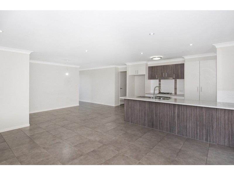 10 Alabaster Dr, Logan Reserve QLD 4133