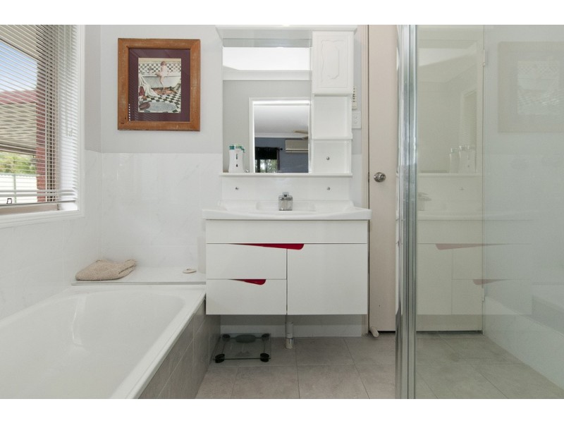 11 Clarence St, Waterford West QLD 4133