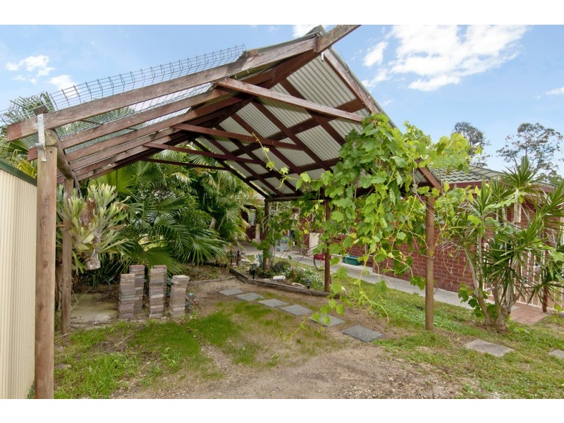 11 Clarence St, Waterford West QLD 4133