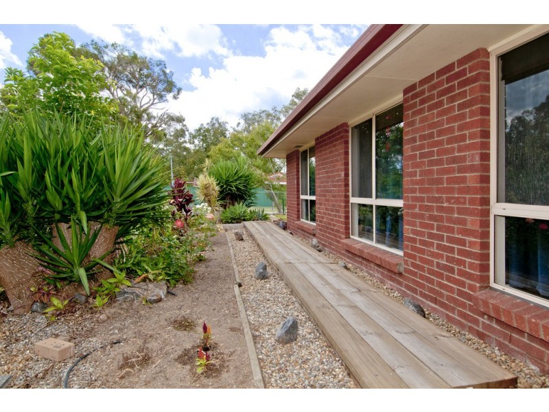 11 Clarence St, Waterford West QLD 4133