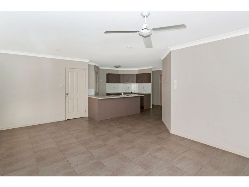 79 Woodlands Blvd, Waterford QLD 4133