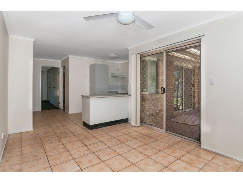 26 Federation Drive, Hillcrest QLD 4118