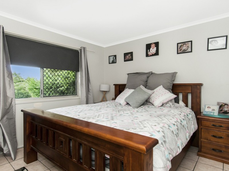 1 Hinchinbrook Ave, Bethania QLD 4205