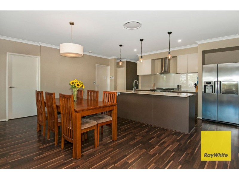 32 Stoneleigh Reserve Blvd, Logan Reserve QLD 4133