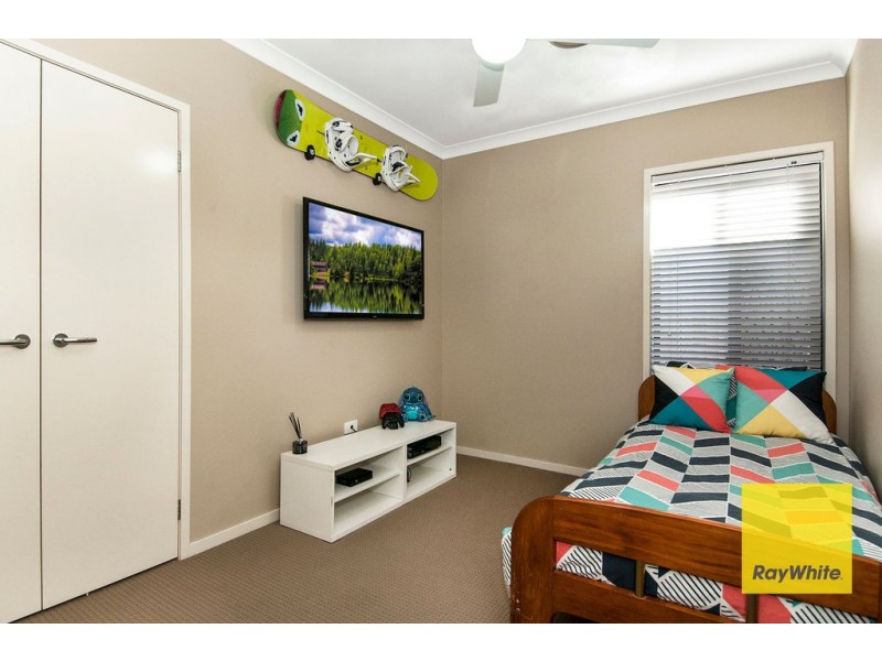 32 Stoneleigh Reserve Blvd, Logan Reserve QLD 4133