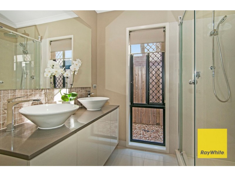 32 Stoneleigh Reserve Blvd, Logan Reserve QLD 4133