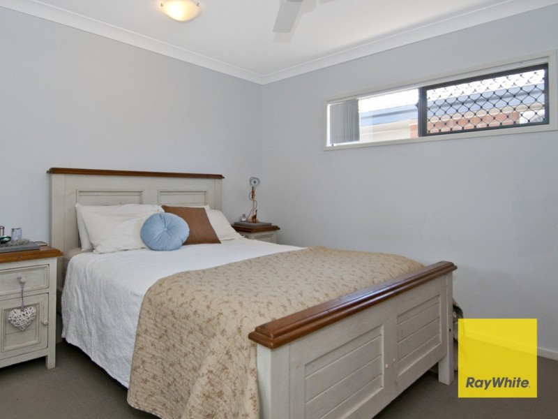 12 Wallaman Close, Waterford QLD 4133