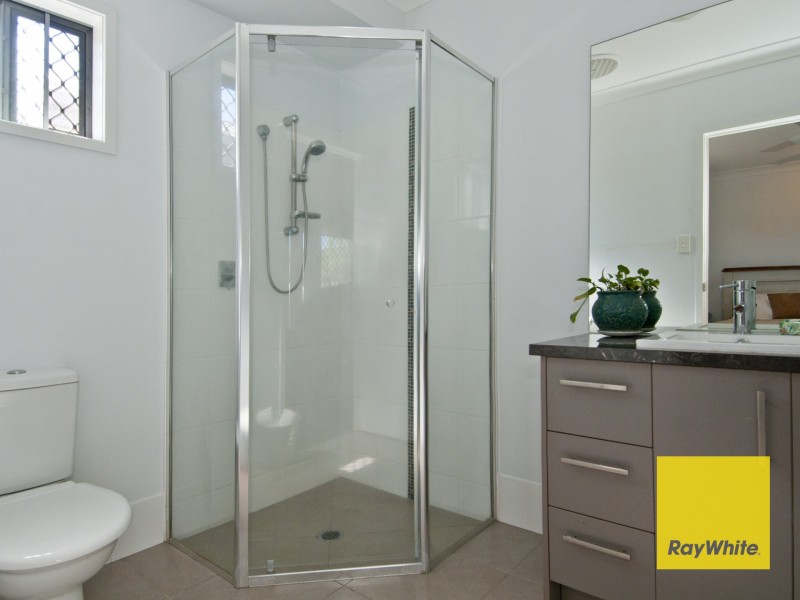 12 Wallaman Close, Waterford QLD 4133