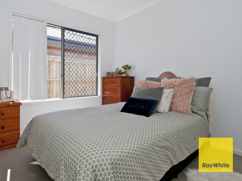 12 Wallaman Close, Waterford QLD 4133