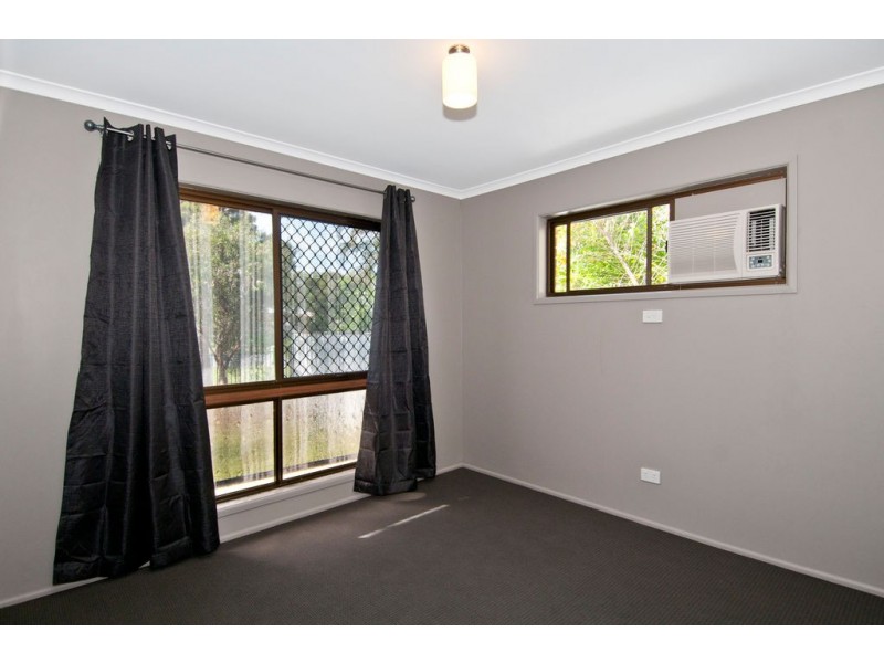 89 Waratah Dr, Crestmead QLD 4132