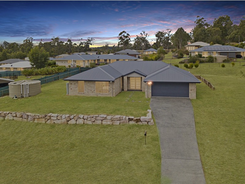 107 – 109 Carrigan Way, Gleneagle QLD 4285