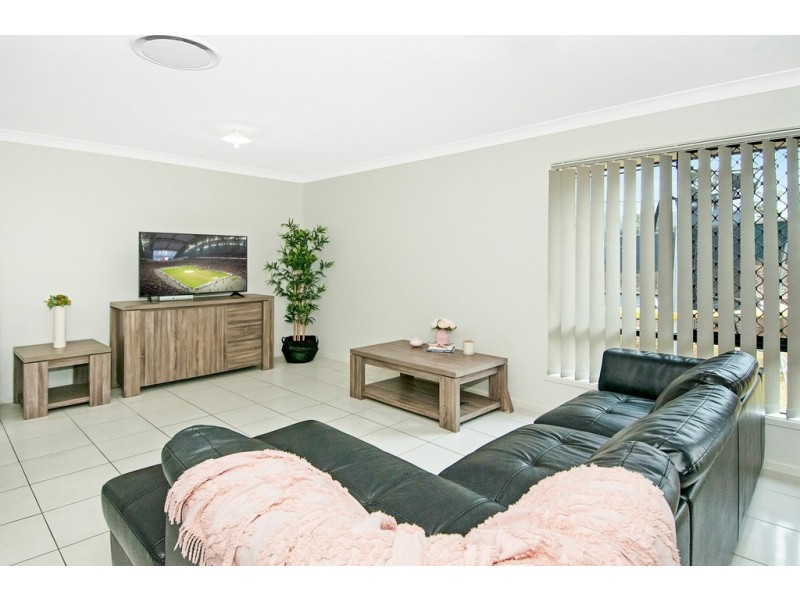 107 – 109 Carrigan Way, Gleneagle QLD 4285