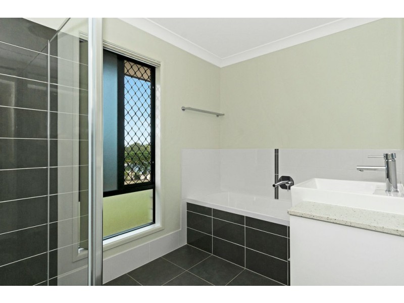 107 – 109 Carrigan Way, Gleneagle QLD 4285