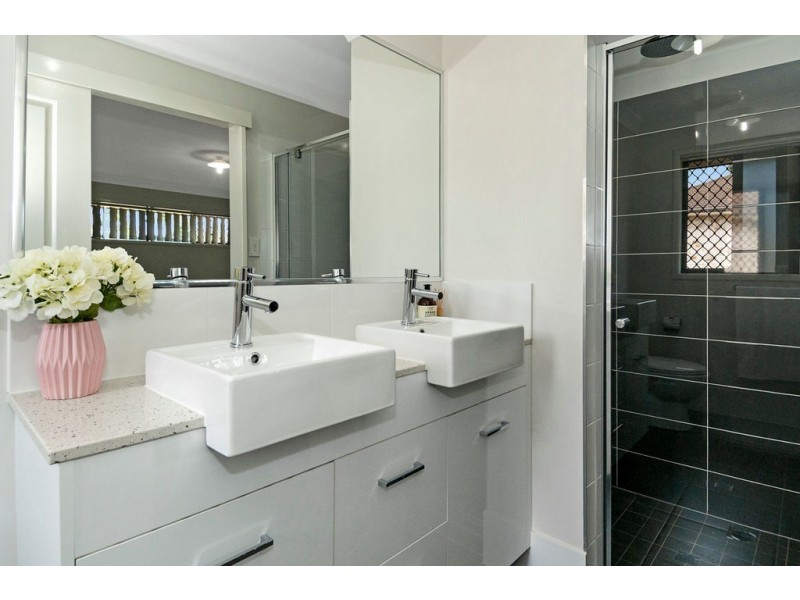 107 – 109 Carrigan Way, Gleneagle QLD 4285