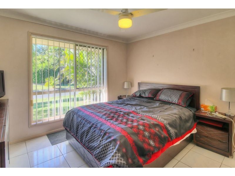 5 Jardine Court, Hillcrest QLD 4118