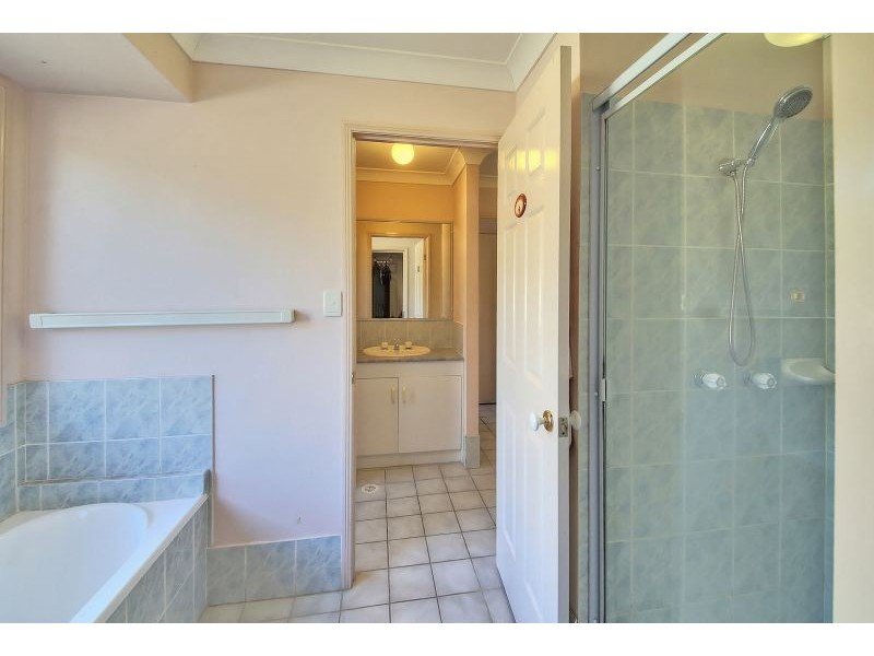 5 Jardine Court, Hillcrest QLD 4118