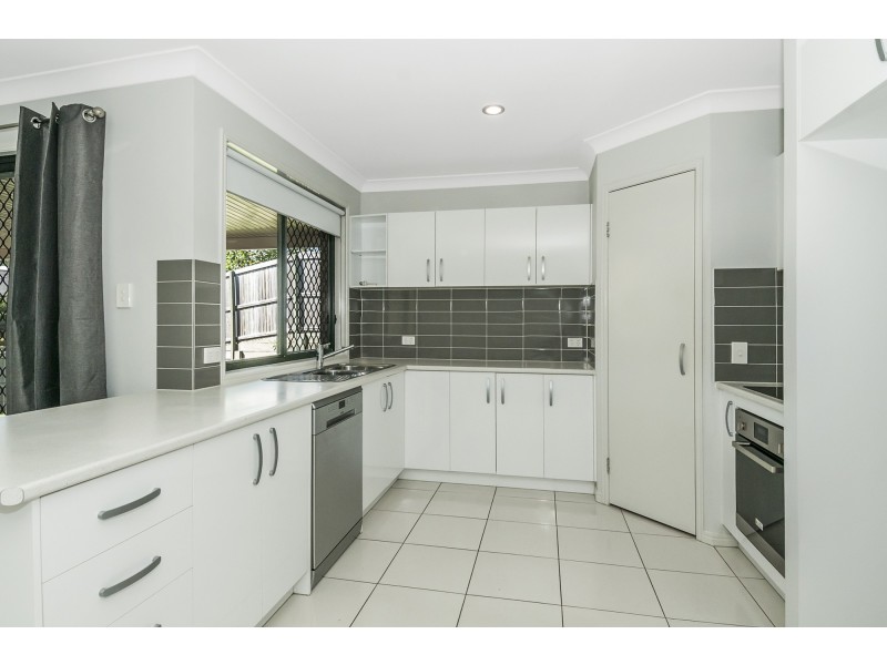 8 Conjola Lane, Waterford QLD 4133