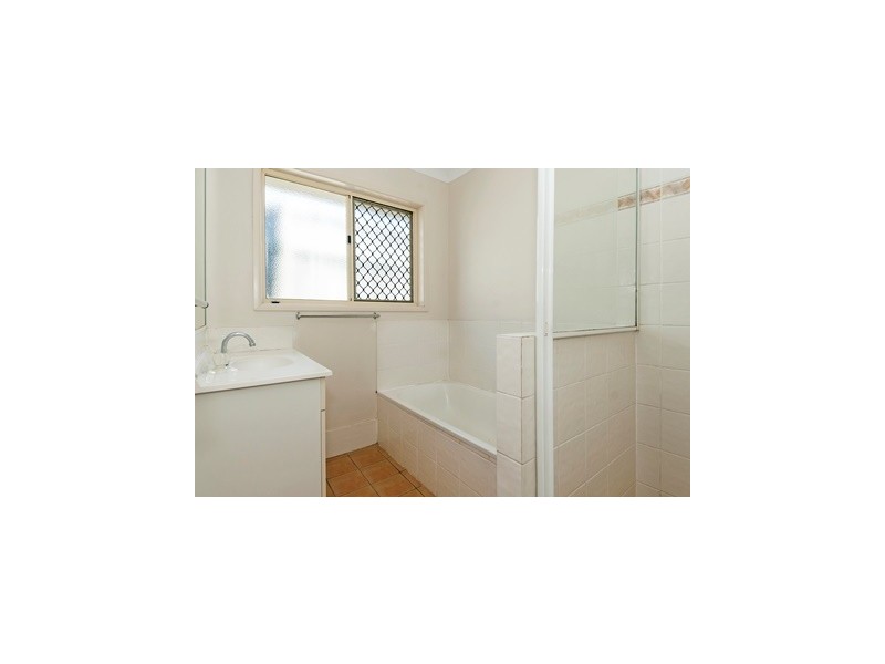 17 Kings Row, Edens Landing QLD 4207