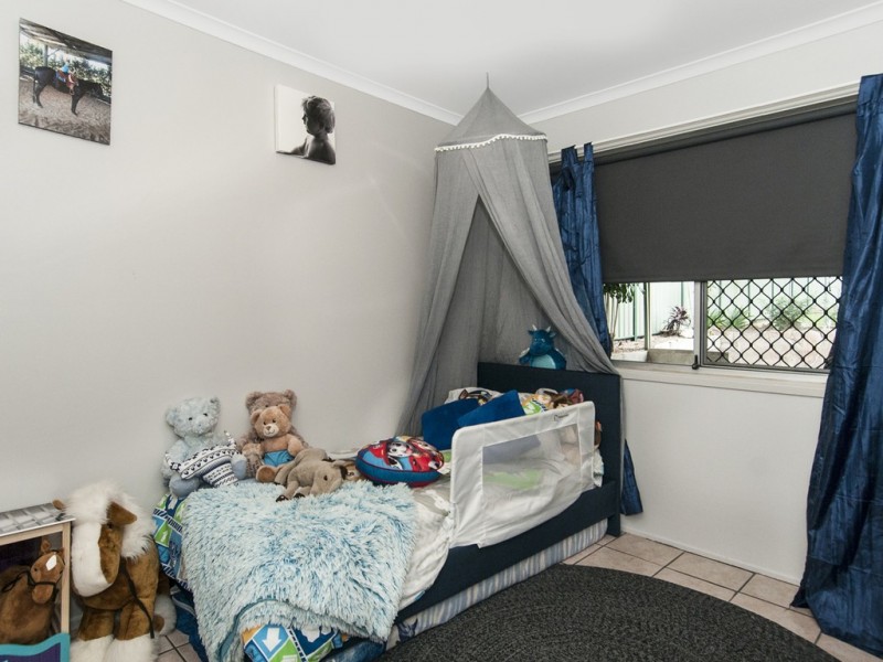 1 Hinchinbrook Avenue, Bethania QLD 4205