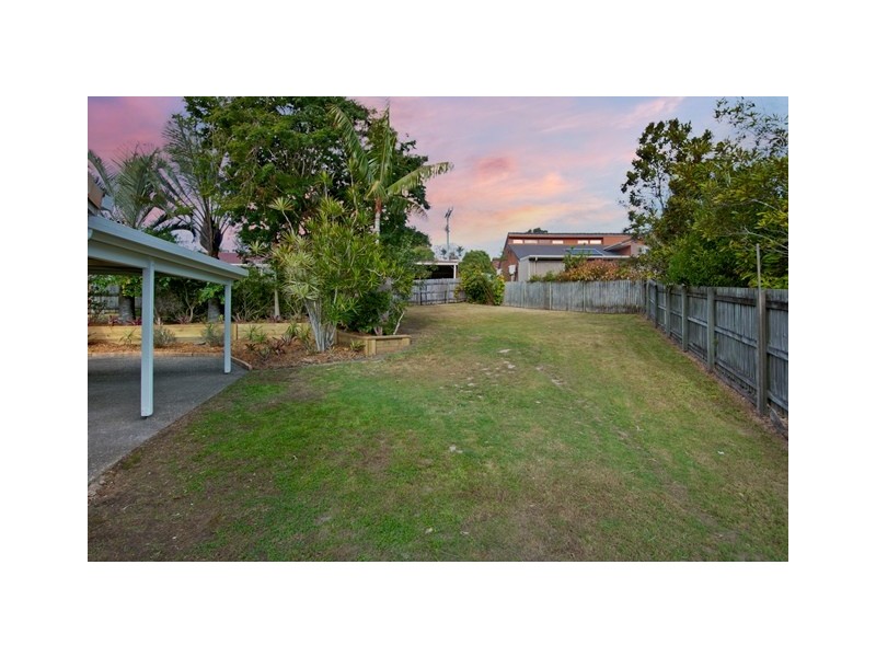 16 Natone Court, Edens Landing QLD 4207