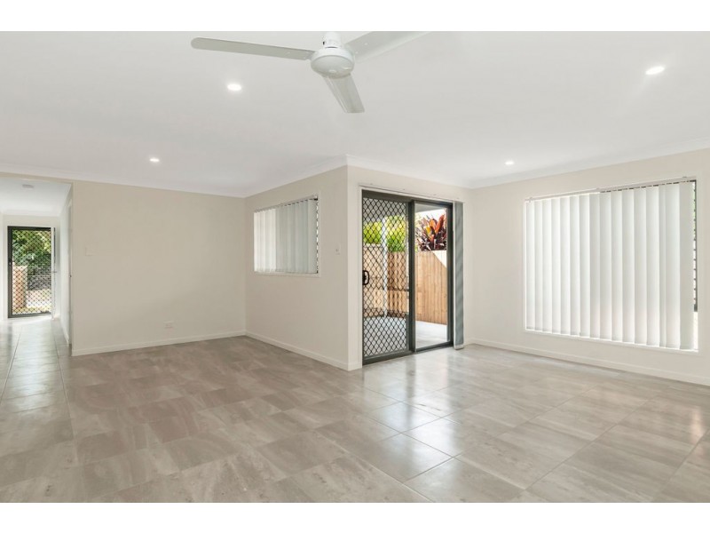 18-1 Richards St (accessed on Pinelands St), Loganlea QLD 4131