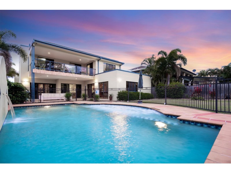 7 The Avenue, Windaroo QLD 4207
