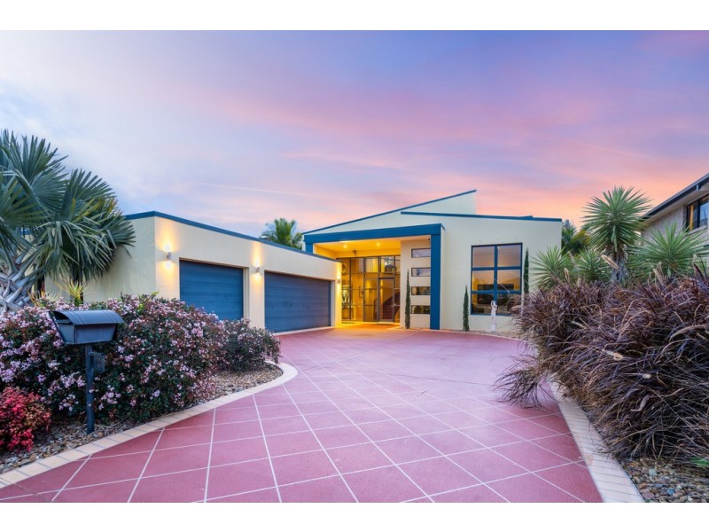 7 The Avenue, Windaroo QLD 4207