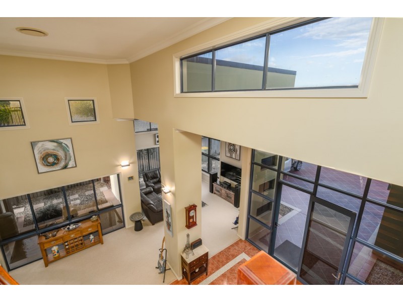 7 The Avenue, Windaroo QLD 4207