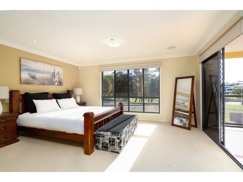 7 The Avenue, Windaroo QLD 4207